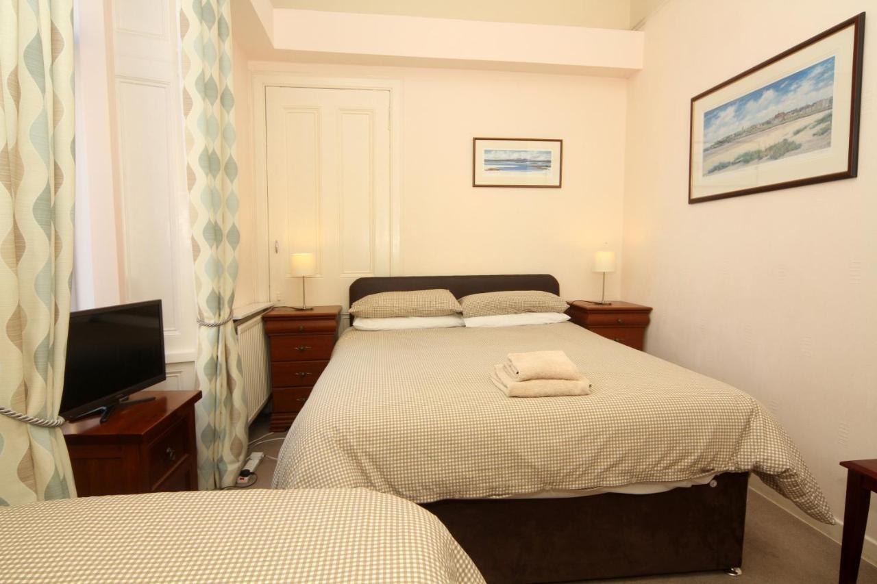 Dean Park Guest House Kilmarnock Dış mekan fotoğraf