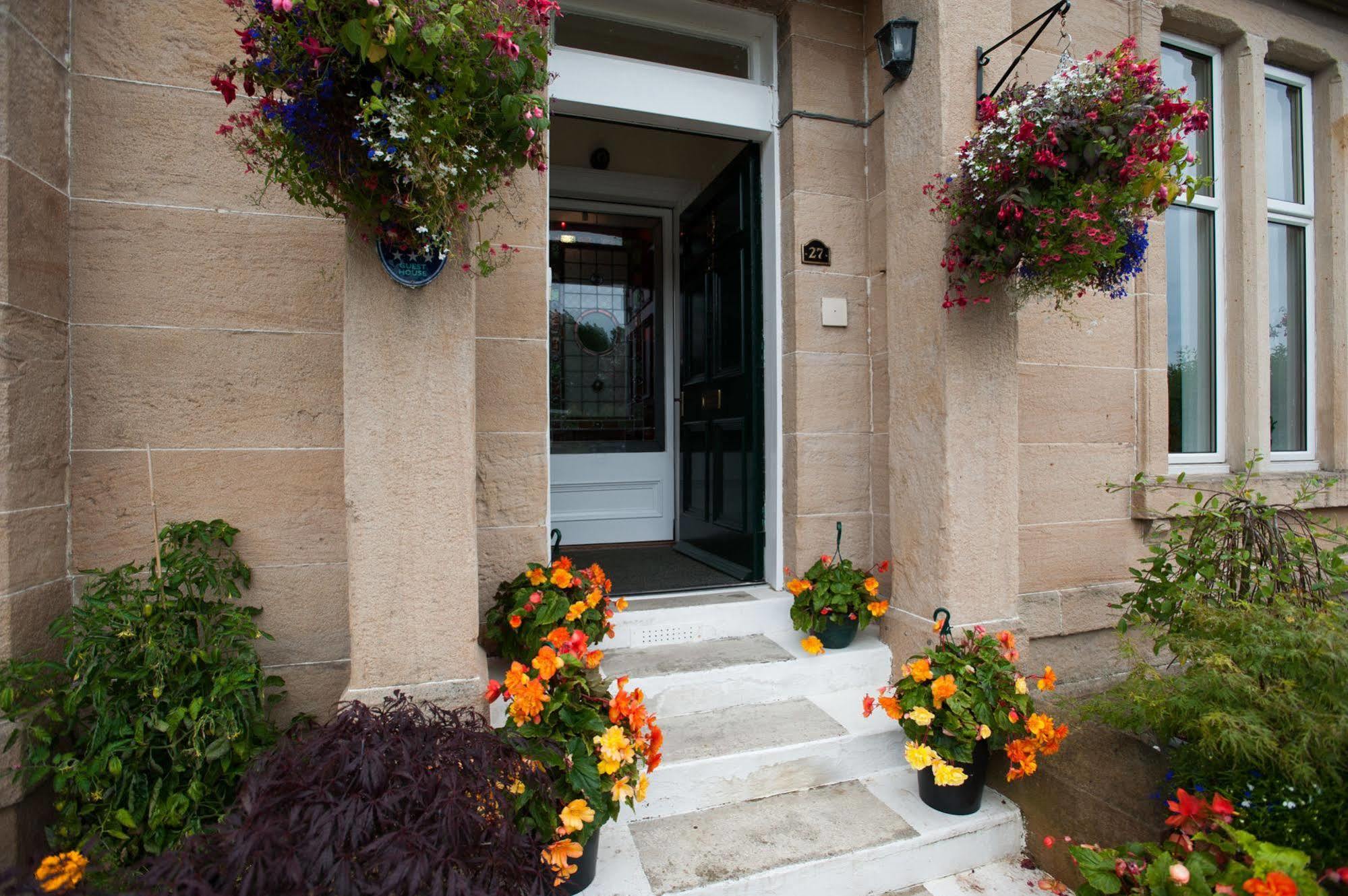Dean Park Guest House Kilmarnock Dış mekan fotoğraf