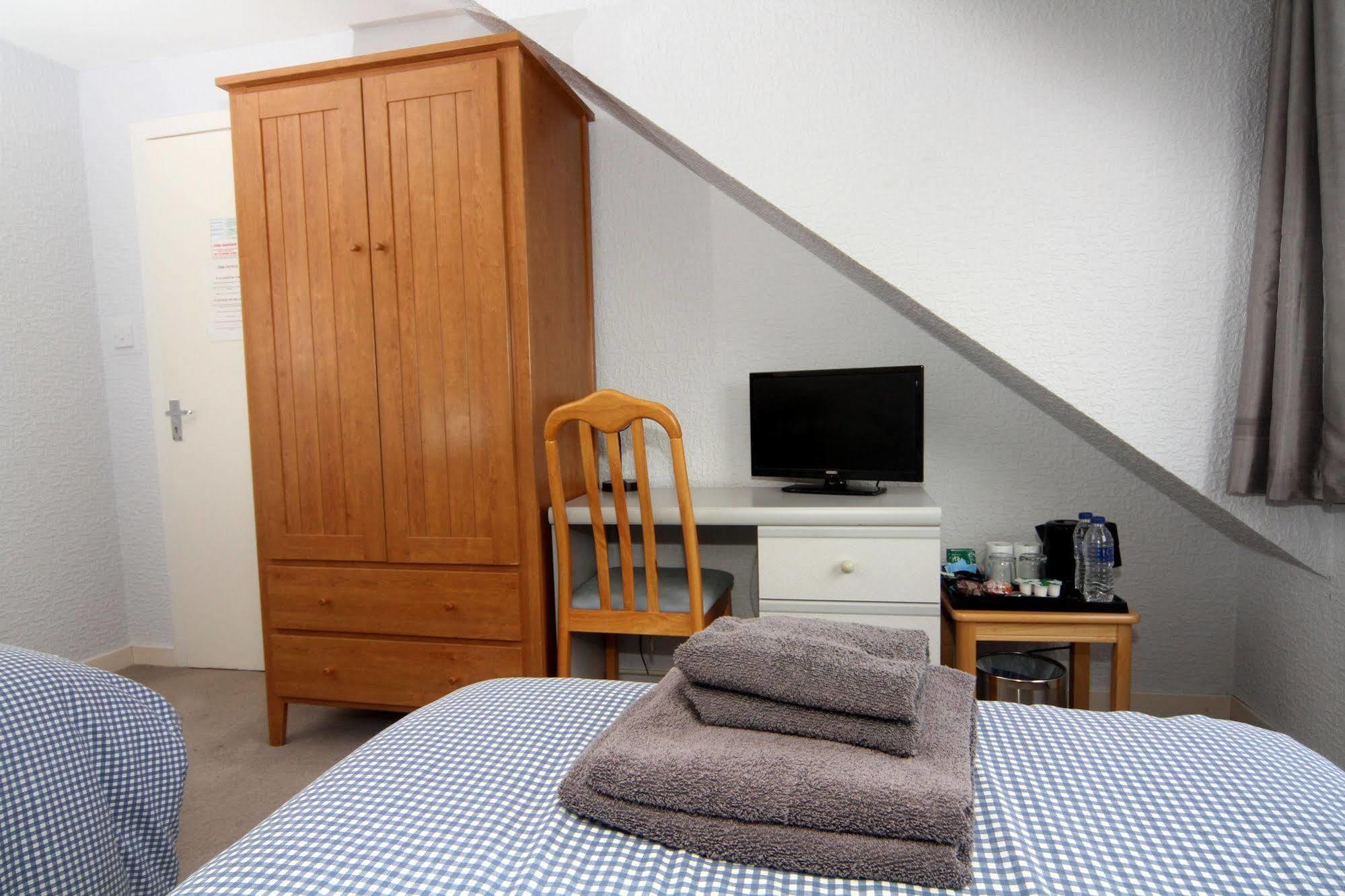 Dean Park Guest House Kilmarnock Dış mekan fotoğraf