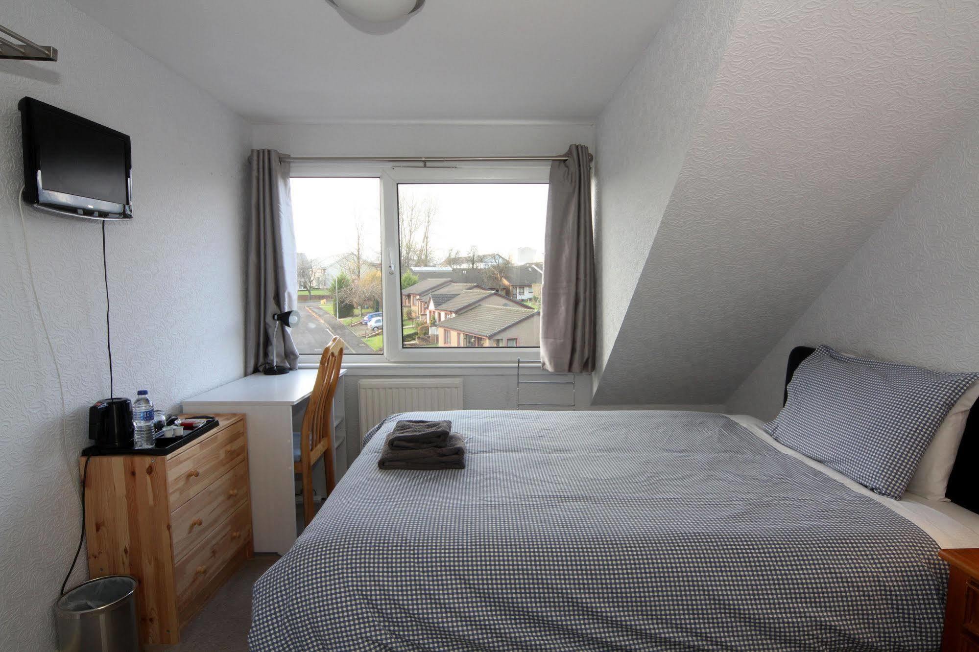 Dean Park Guest House Kilmarnock Dış mekan fotoğraf