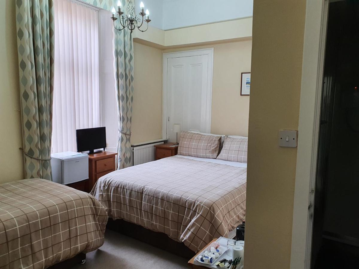 Dean Park Guest House Kilmarnock Dış mekan fotoğraf